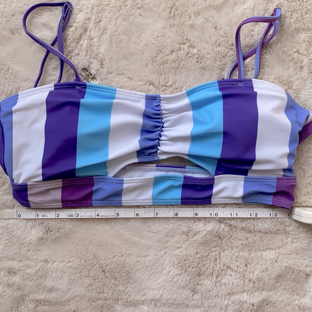 Free w/ Bundle Ruffle Midrise Bikini L - Picture 3 of 8